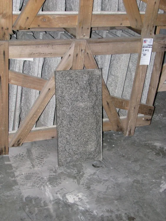 Плитка гранітна G603 Light Grey 600x300x20 + 30 Скеля