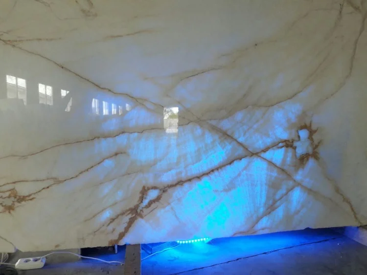 ONYX JADE LIGHT Слеб оніксу (сляб) 18мм