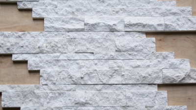 Мозаїчна плитка з мармуру Lilac marble Split Face Interlocking panel 1,7х17,4х53 см, панель, біла з колотою поверхнею