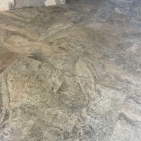 Плитка из травертина Silver Filled and Honed 1,2х30,5х61 см, серая матовая заполненная шлифованная Export