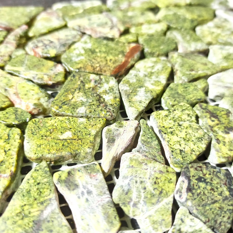 Мозаика из мрамора Матовая МКР-ХСВ (хаотичная) Bidasar Green