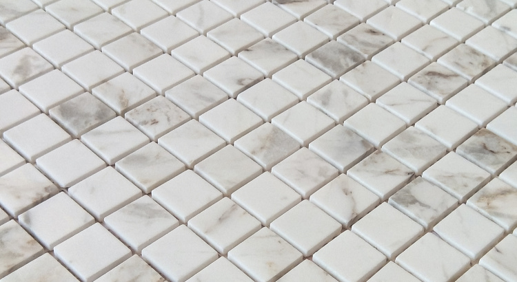 Мозаика из мрамора D-CORE ZM-8817M Volakas 20x20x4 (305x305) мм глянцевая на сетке