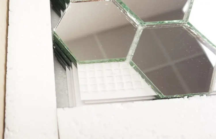 Мозаика зеркальная DecorStoneHub Zs-hex-Z серебристая 304х303 мм соты для зонирования пространства
