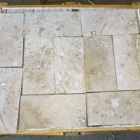 Плитка з травертину Light Filled and Honed 1,2х20,3х40,6 см, бежева матова заповнена шліфована Standart 2-nd ch.