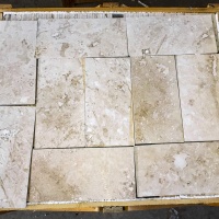 Плитка з травертину Light Filled and Honed 1,2х20,3х40,6 см, бежева матова заповнена шліфована Standart 2-nd ch.