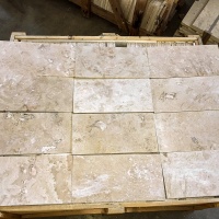 Плитка з травертину Light Filled and Honed 1,2х20,3х40,6 см, бежева матова заповнена шліфована Standart 2-nd ch.