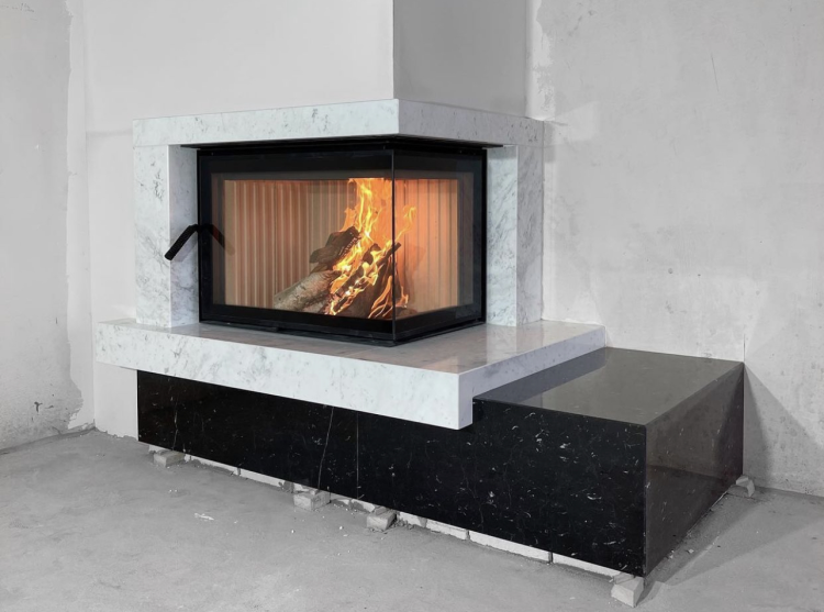 Портал для камина Bravo Техно-2 Volakas + Nero Marquina мрамор белый/черный угловой