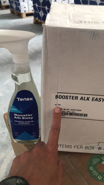 Моющее средство Tenax Booster Alk Easy 750 мл, спрей от органических загрязнений и жира на камне и керамике